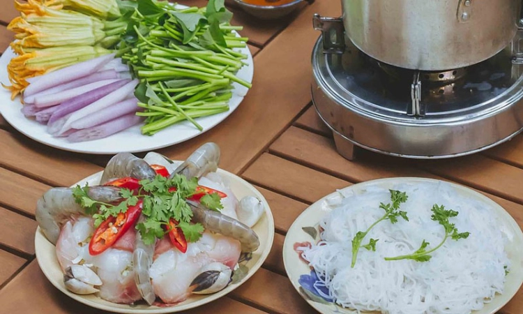 Set Lẩu Thái Chua Cay, Giá 369K - Quán Bụi Central Ngô Văn Năm1