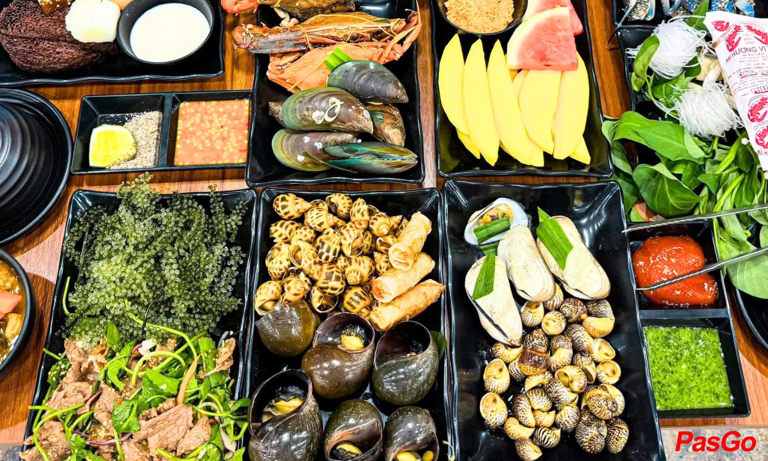 Suất Buffet Hải Sản Lẩu & Nướng, Giá 299K3