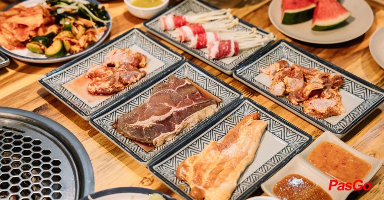 Đại tiệc buffet với 69+ món ăn1