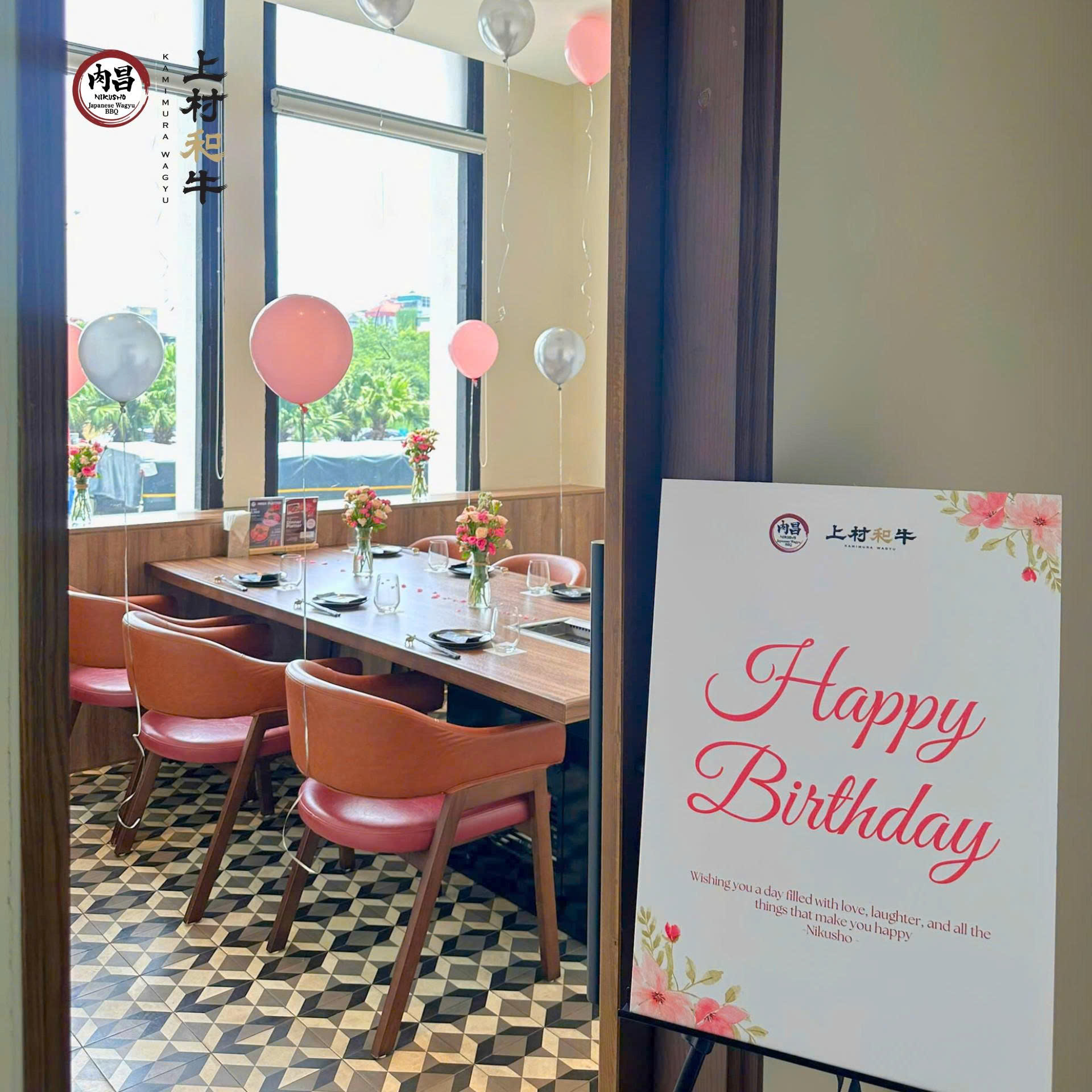 Miễn phí trang trí sinh nhật khi đặt bàn từ 2 người4