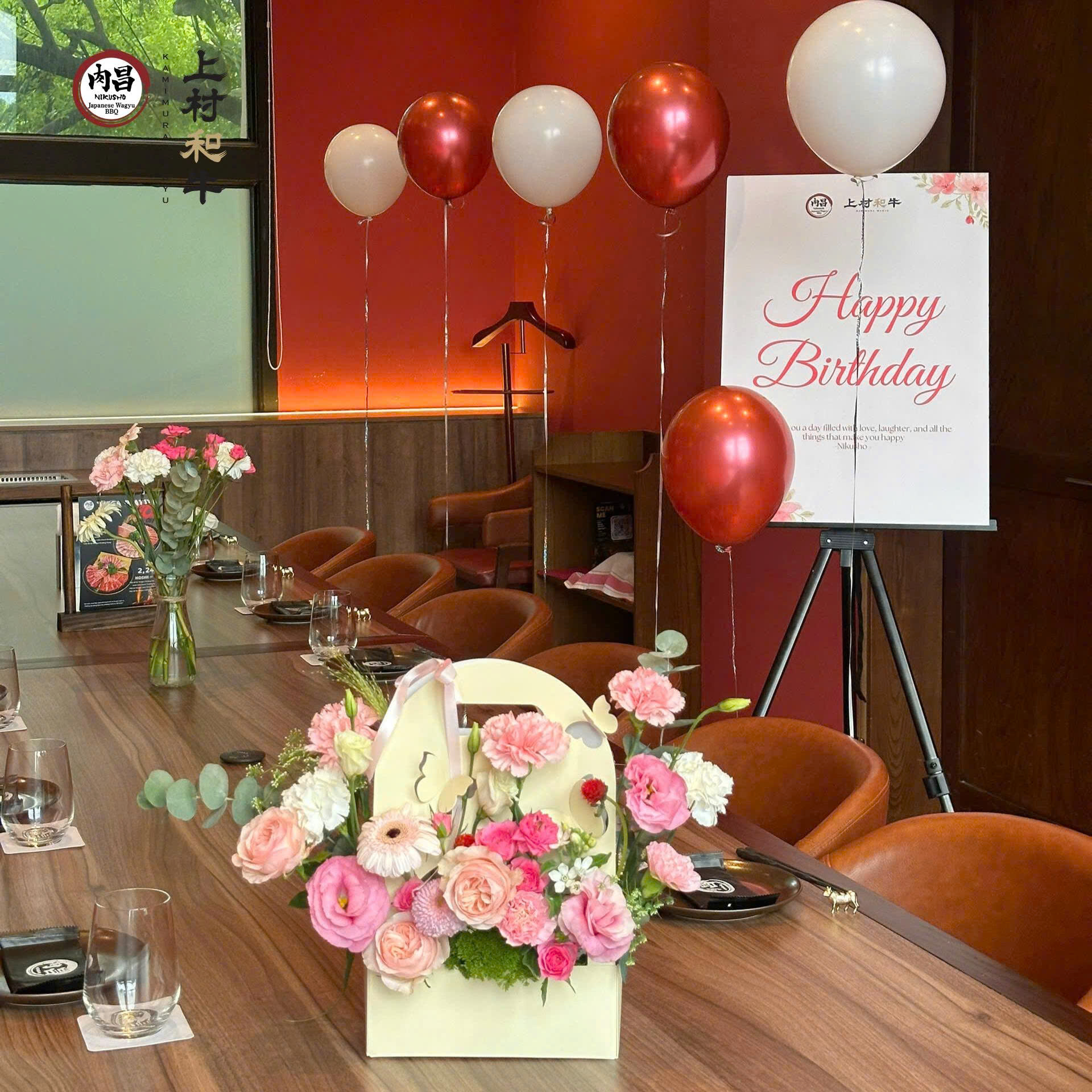 Miễn phí trang trí sinh nhật khi đặt bàn từ 2 người5