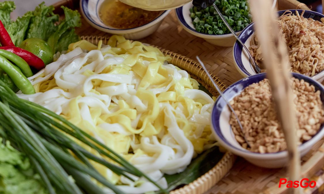 Trình diễn làm Mì Quảng thủ công3
