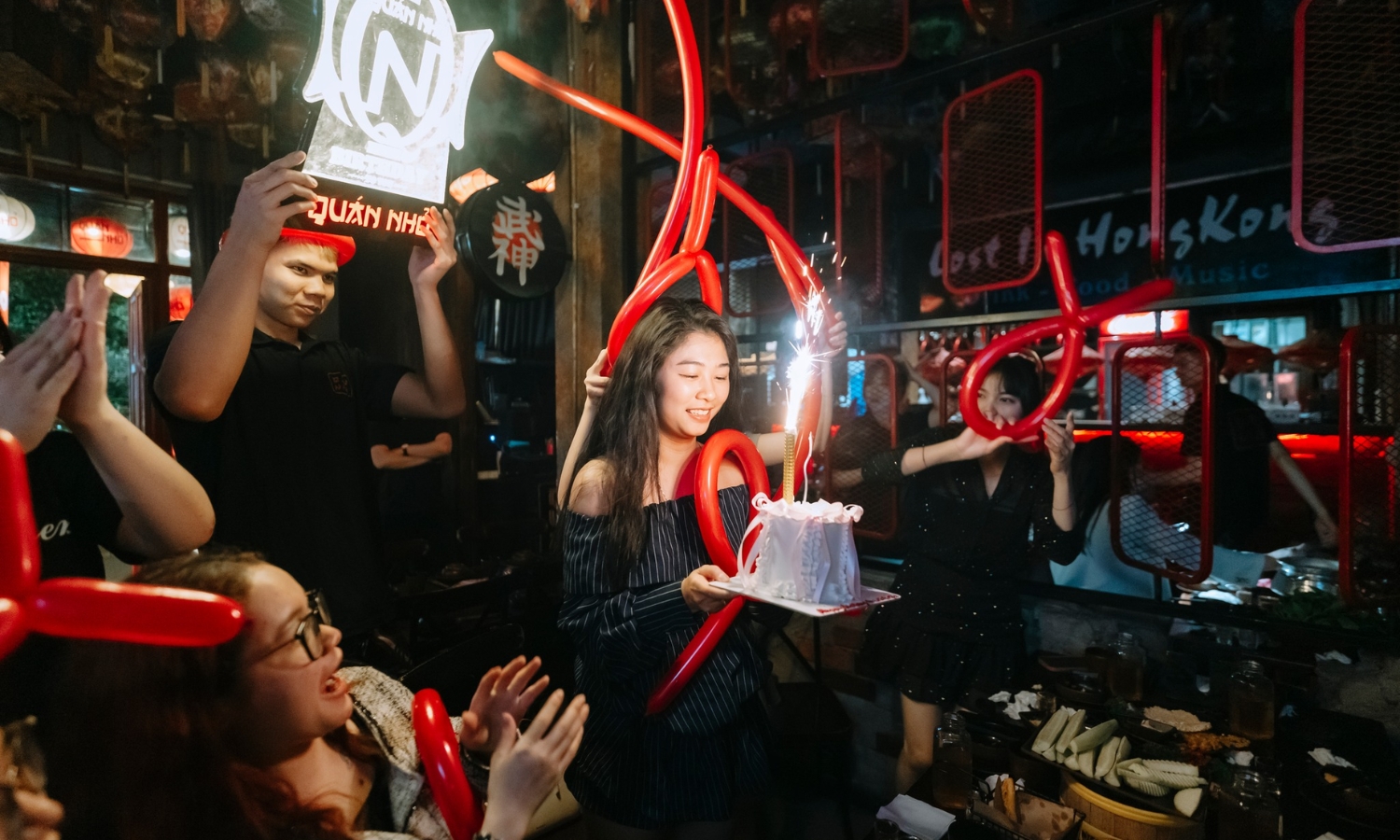 Tặng backdrop trang trí sinh nhật từ 20 khách5