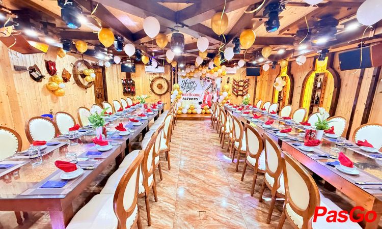 Các set tiệc hấp dẫn tại nhà hàng2