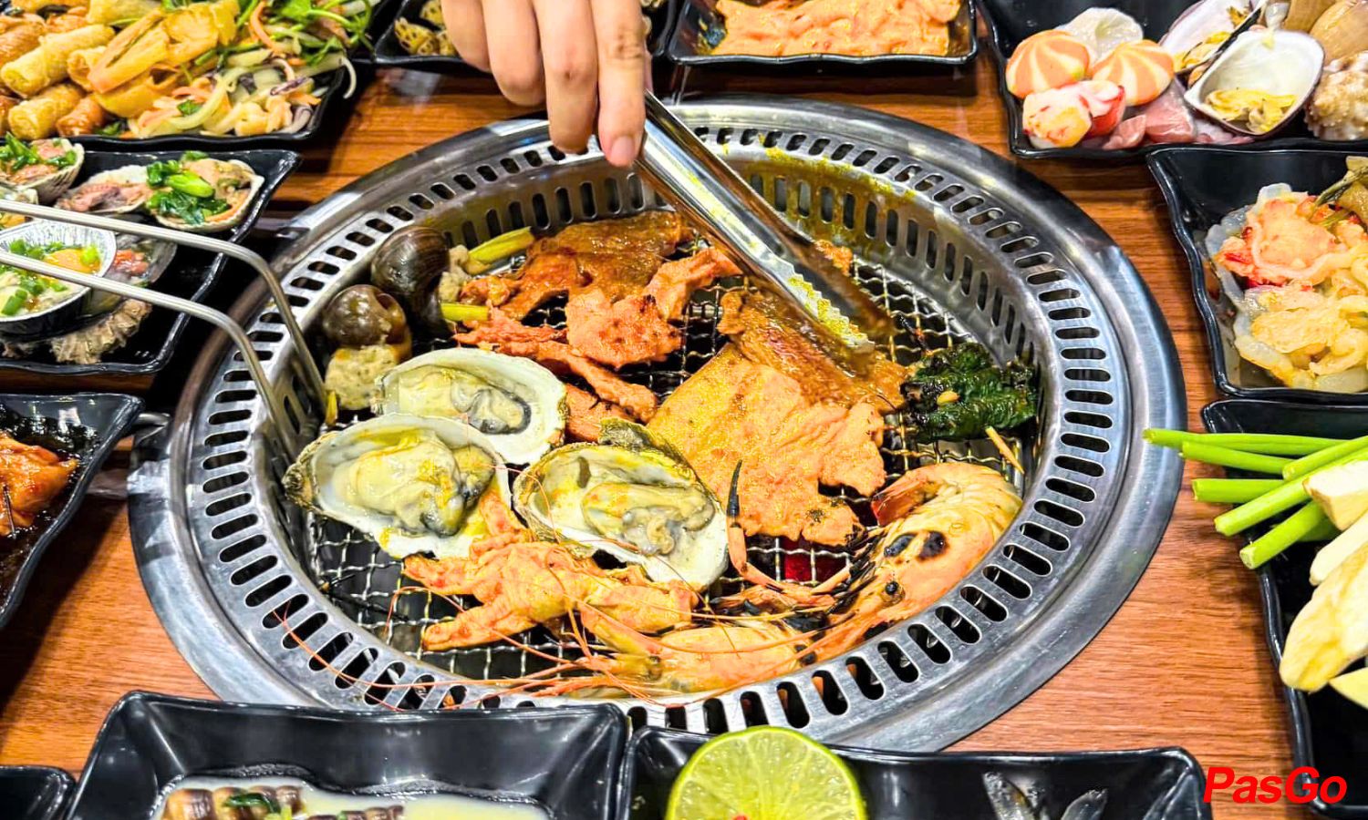 Suất Buffet Hải Sản Lẩu & Nướng, Giá 299K