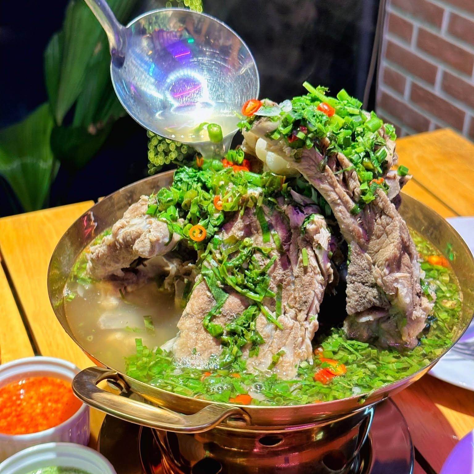 T4: GIẢM 50% Sườn tháp cay kiểu Thái