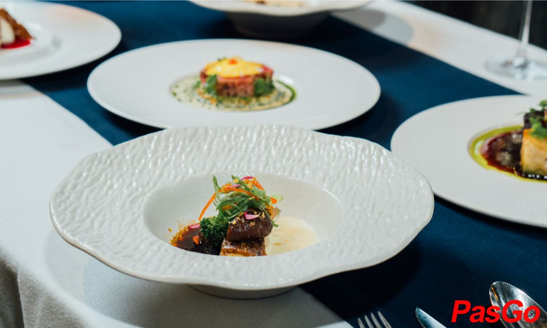 Tặng 1 ly cafe hoặc 1 nước ép khi dùng Set Lunch 3 Courses