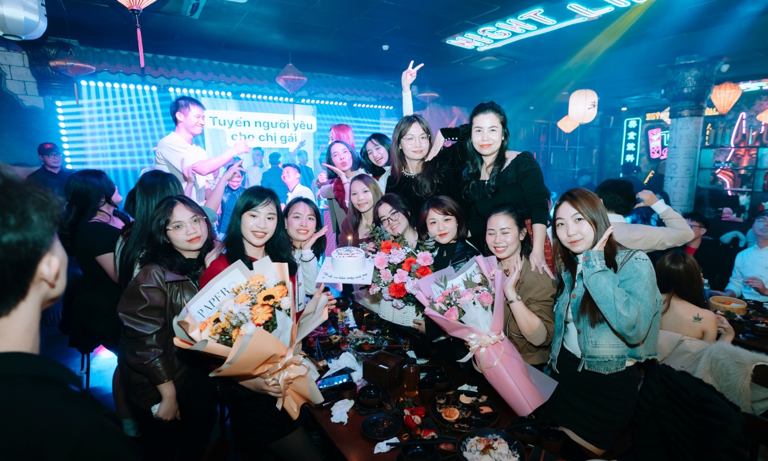 Tặng backdrop trang trí khi đặt bàn từ 20 khách