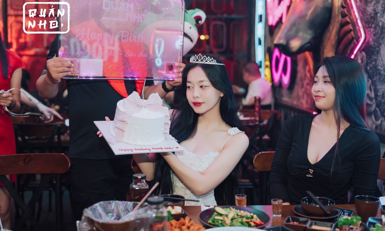 Tặng backdrop trang trí khi đặt bàn từ 20 khách