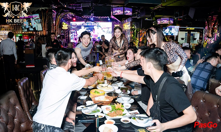 Ưu đãi uống Bia Budweiser