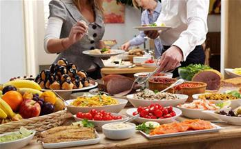 Buffet Sứ dạy tôi: Đừng đi ăn buffet một mình!