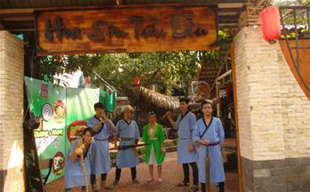 Hoa Sơn Tửu Lầu – Lẩu nướng kiếm hiệp lừng danh Sài Thành